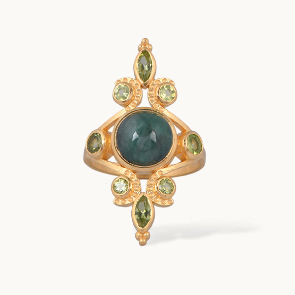Skovlys – ring med smaragd og peridot