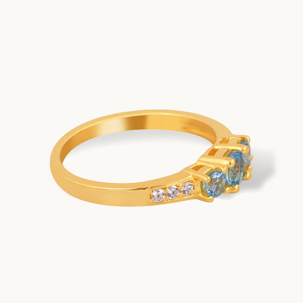 Skyblink – ring med blå topas og zirkonia